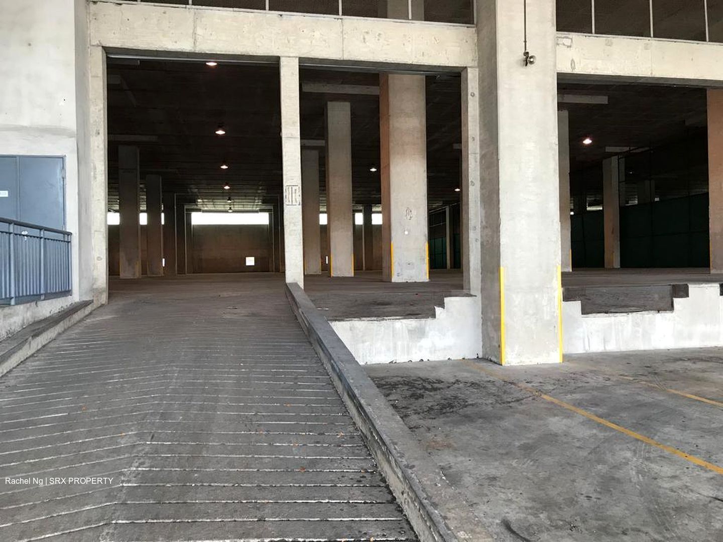 Gul Way (D22), Warehouse #510563091
